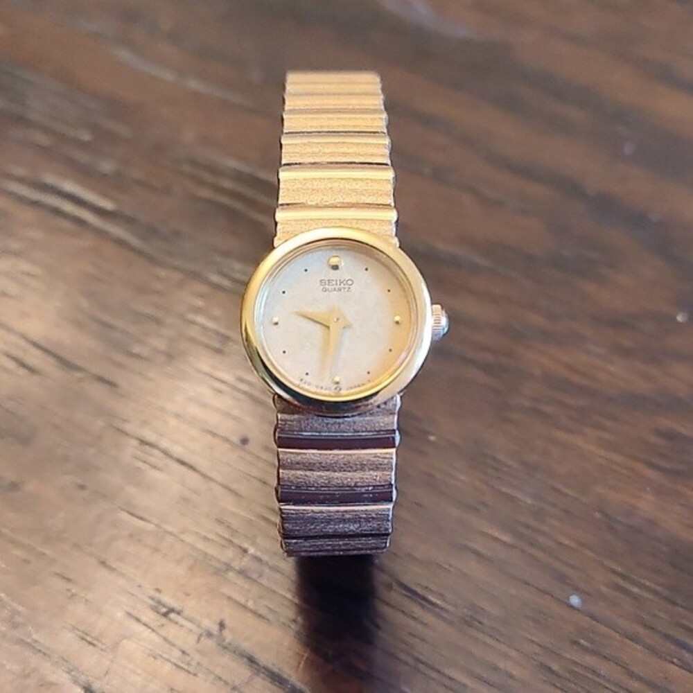 Women's Seiko Dress Watch with Chain 1E20-0339
